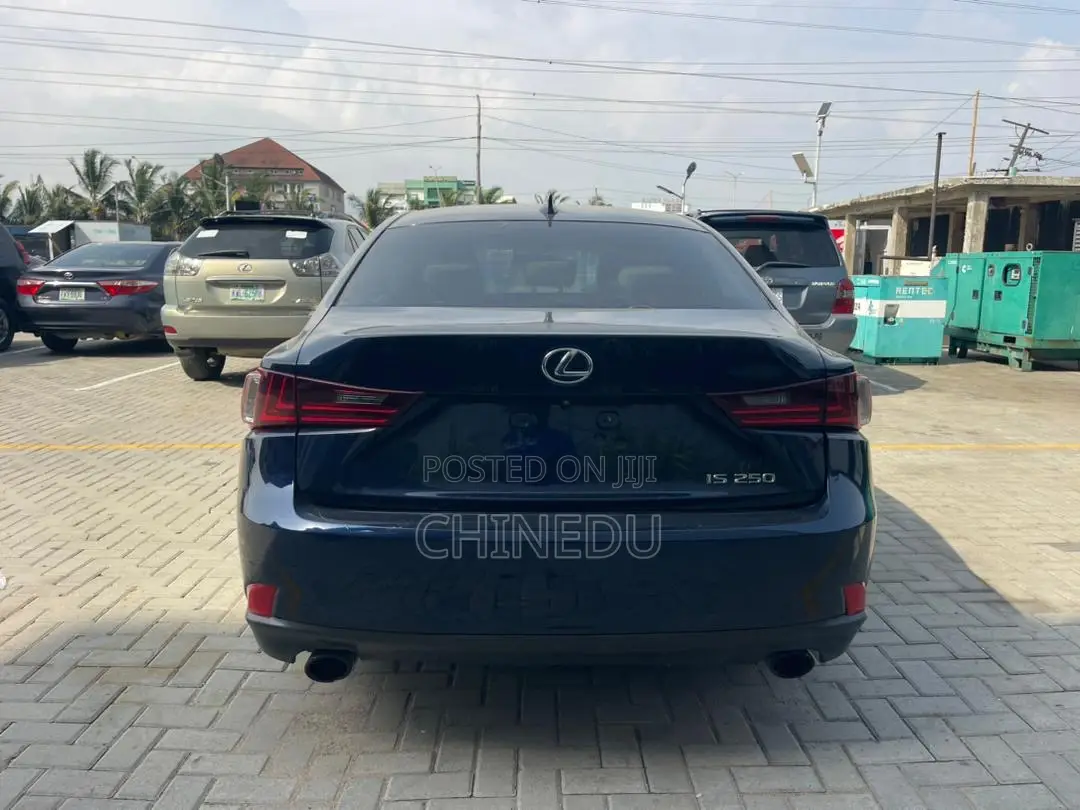 Lexus IS 2015 Blue
