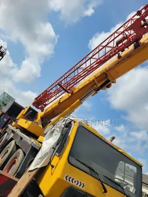 Hire 80tons Mobile Telescopic Crane Motor Crane