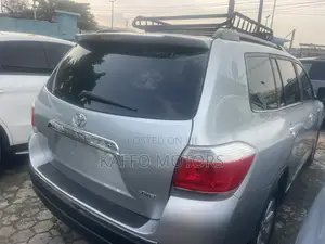 Toyota Highlander Limited 3.5l 4WD 2013 Silver