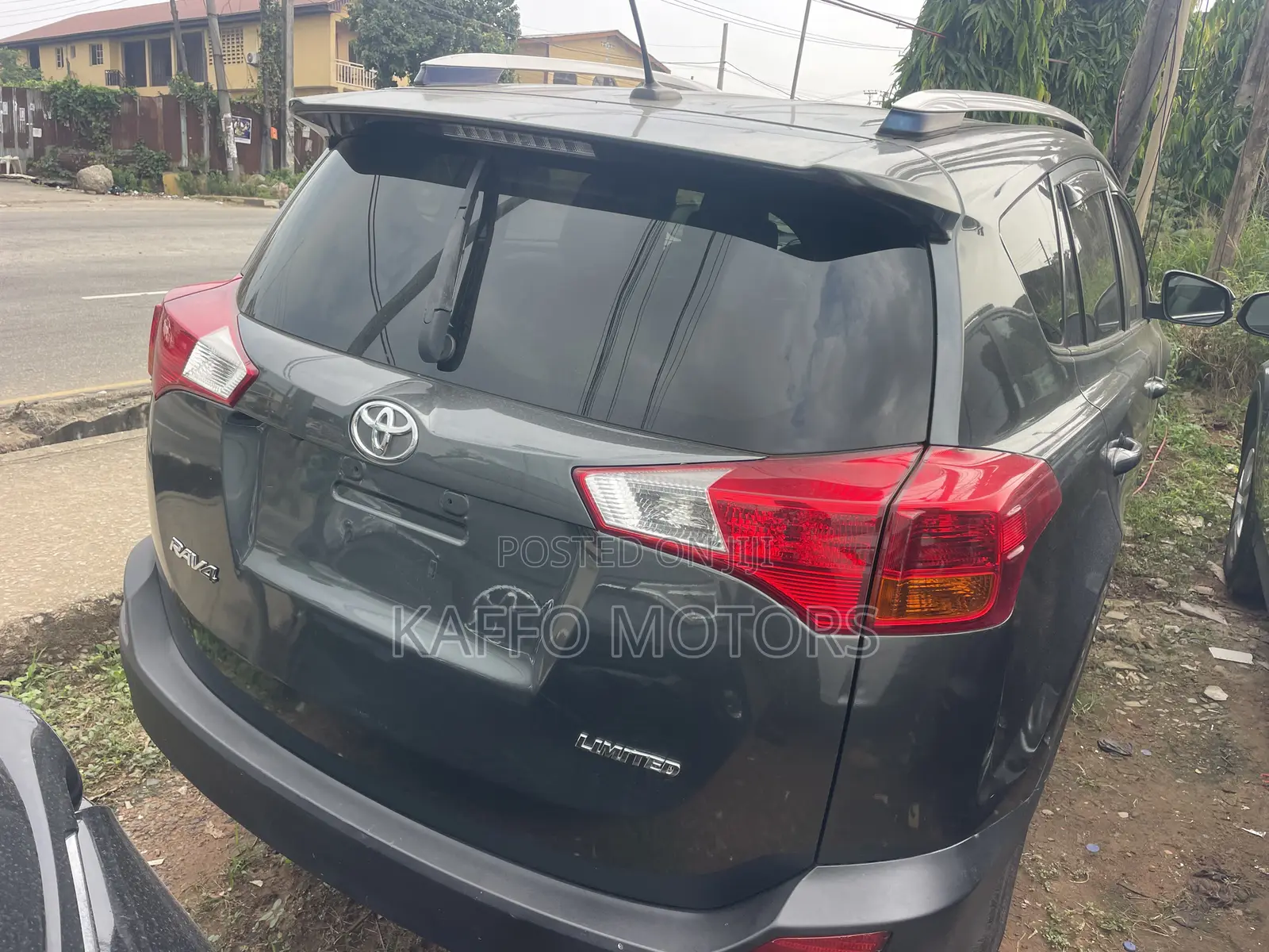 Toyota RAV4 Limited 4dr SUV (2.5L 4cyl 6A) 2014 Gray