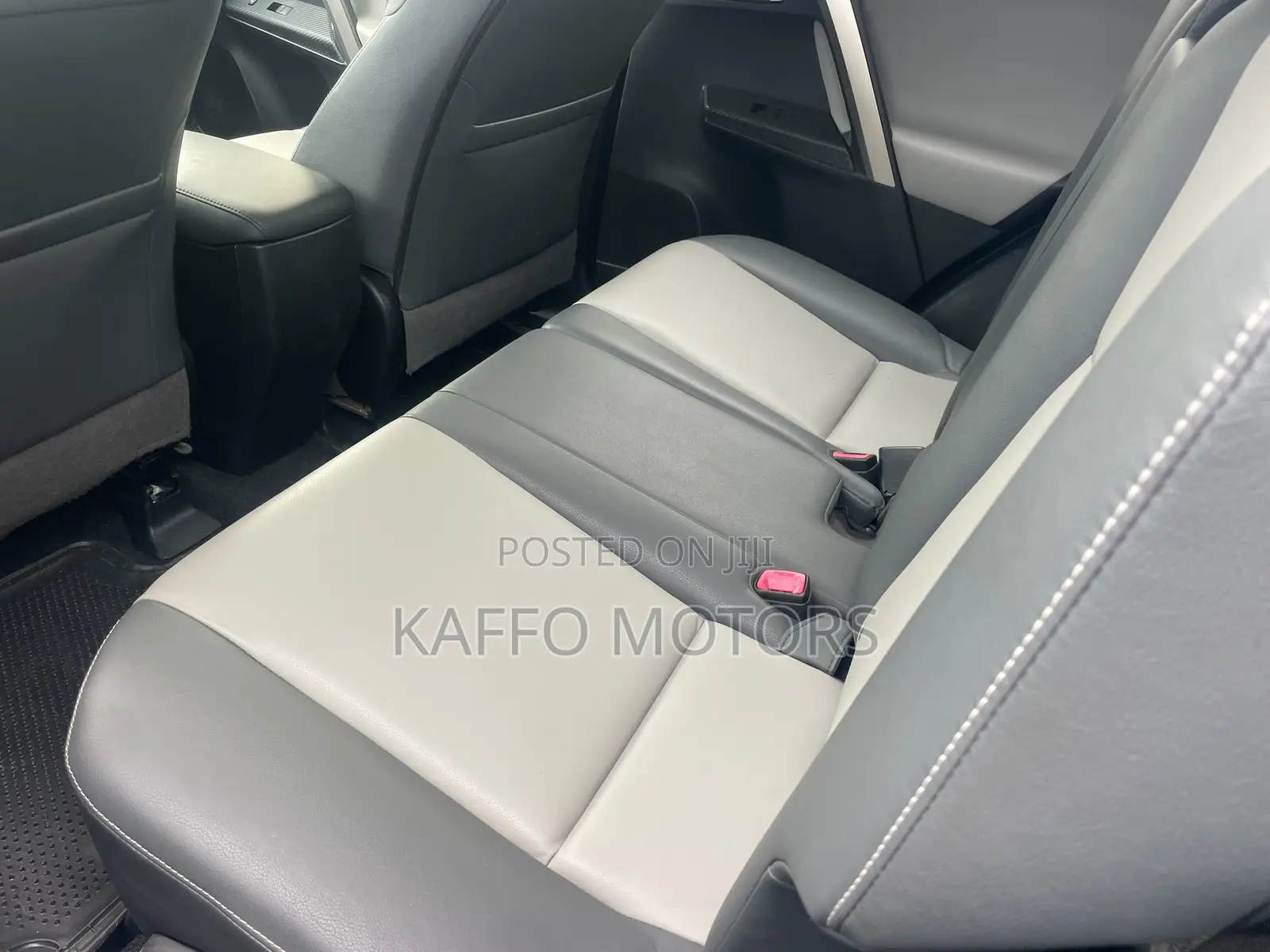 Toyota RAV4 Limited 4dr SUV (2.5L 4cyl 6A) 2014 Gray