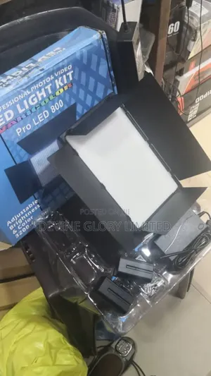 Pro Led 800/880 Photo Video Light Kit – Bi-Color Studio Lighting