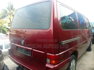 Volkswagen Transporter 2000 Red