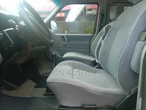 Volkswagen Transporter 2000 Red