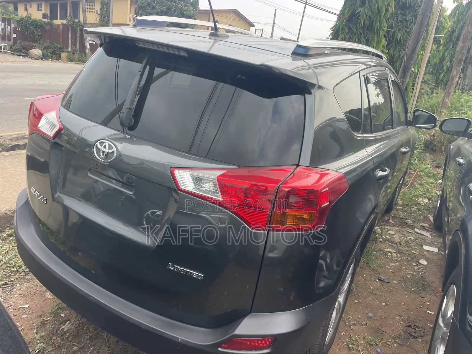 Toyota RAV4 Limited 4dr SUV (2.5L 4cyl 6A) 2014 Gray