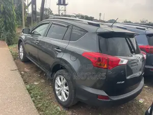 Toyota RAV4 Limited 4dr SUV (2.5L 4cyl 6A) 2014 Gray