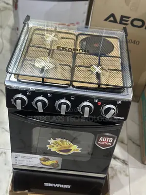 Skyrun 3+1 Burner Arrangement Gas Cooker (Gcs-3g1e/X)