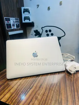 Laptop Apple MacBook Pro 2017 16GB Intel Core I7 SSD 512GB
