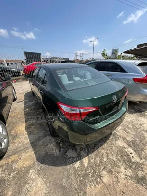 Toyota Corolla LE 4dr Sedan (1.8L 4cyl CVT) 2016 Green