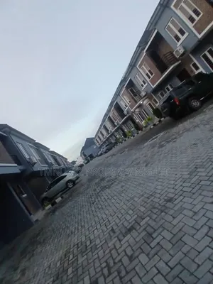 Furnished 3bdrm Duplex in Orchild Road, Chevron for rent