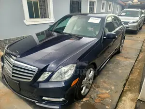 Mercedes-Benz E350 Base 4Matic Sedan AWD (3.5L 6cyl 7A) 2013 Blue