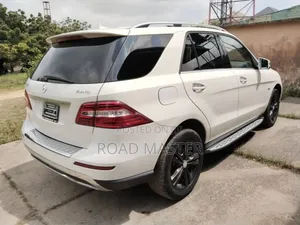 Mercedes-Benz M Class 2013 Off white