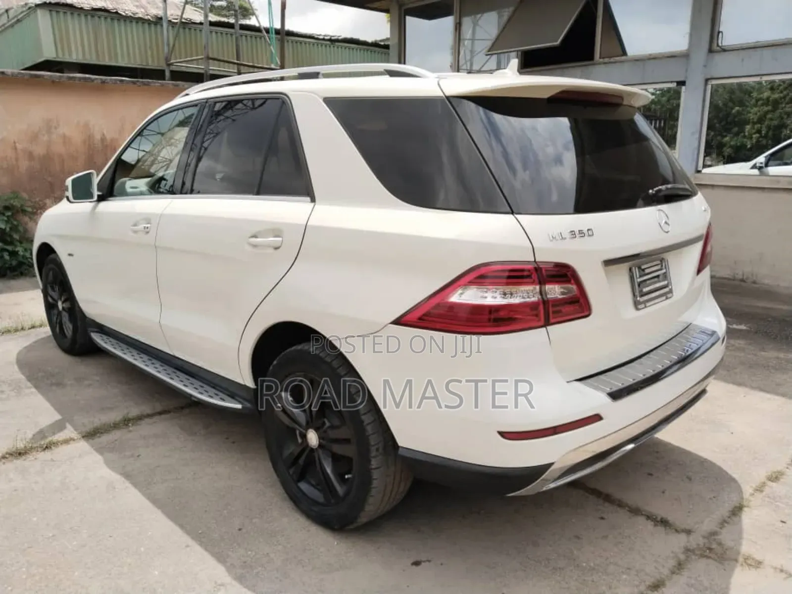 Mercedes-Benz M Class 2013 Off white