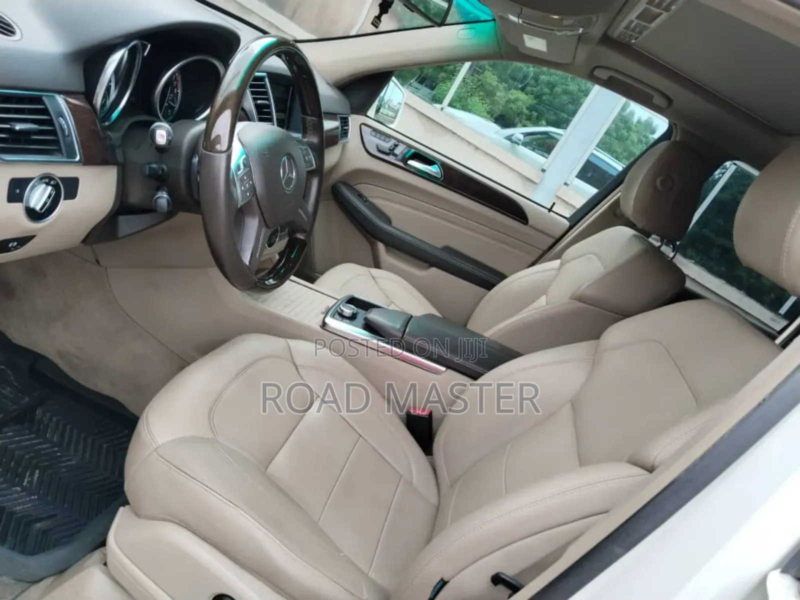 Mercedes-Benz M Class 2013 Off white