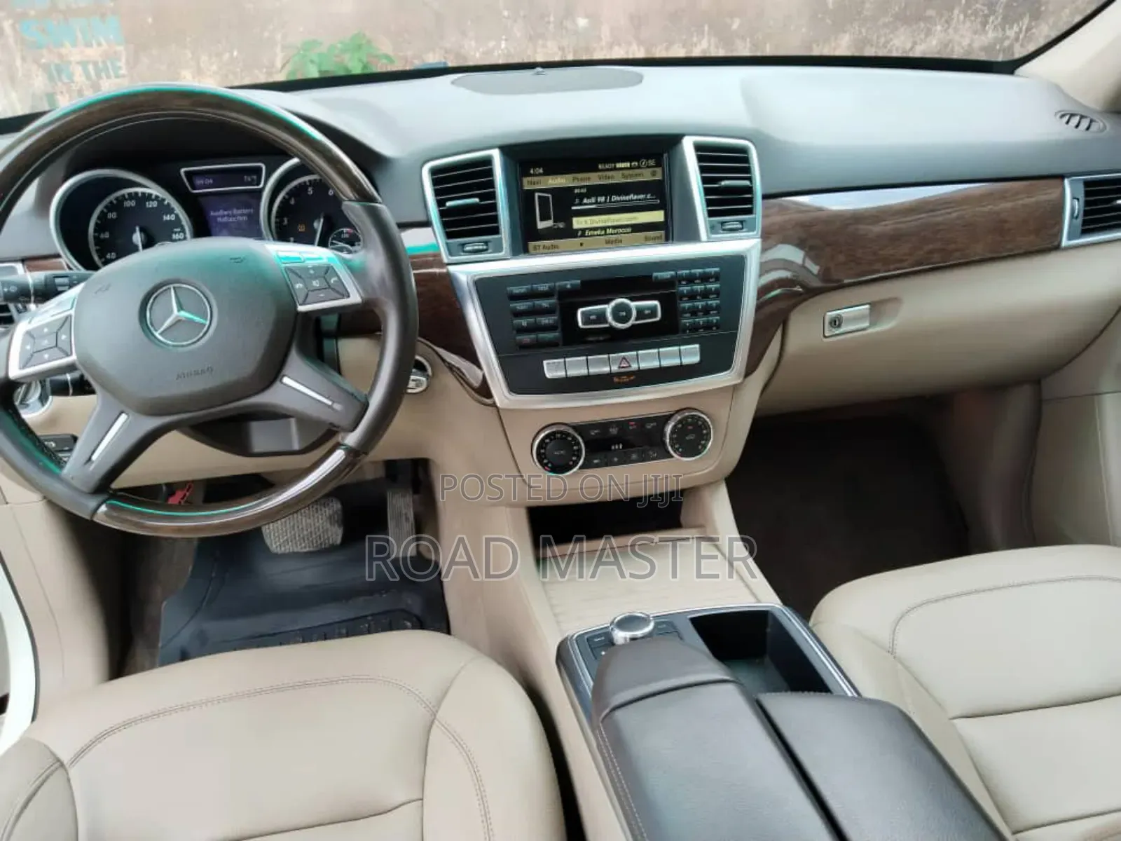 Mercedes-Benz M Class 2013 Off white