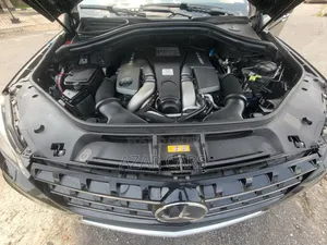Mercedes-Benz M Class ML63 AMG 4dr SUV AWD (5.5L 8cyl Turbo 7A) 2014