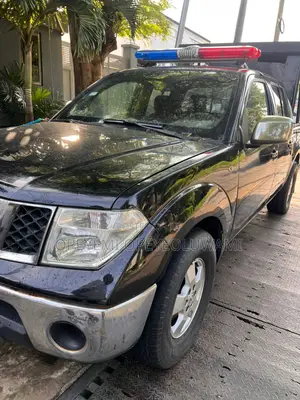 Nissan Navara 2013 Black