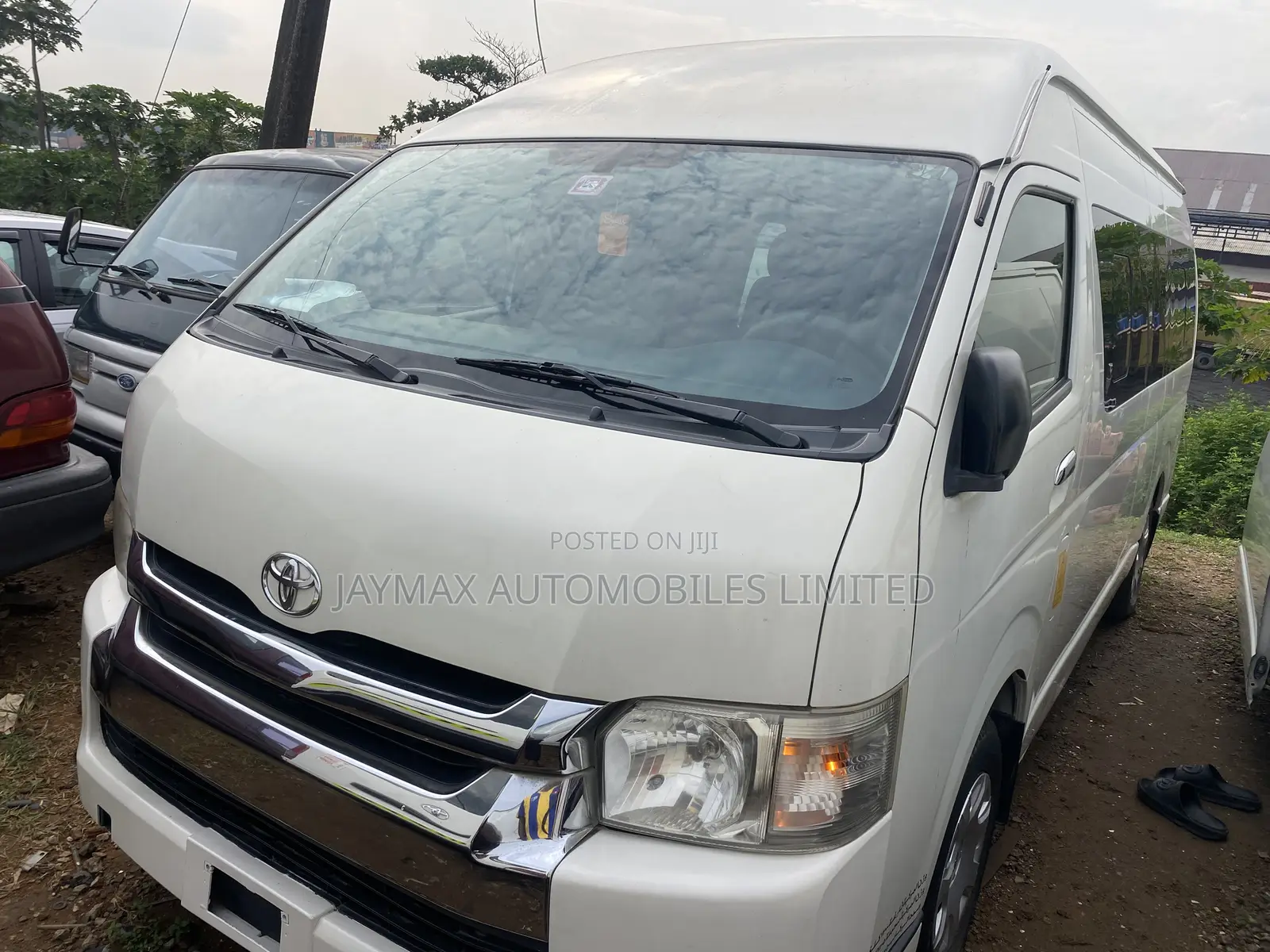 Toyota HiAce 2018 White