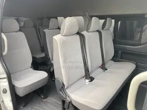Toyota HiAce 2018 White