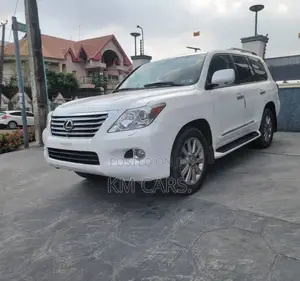 Lexus LX 570 2011 White