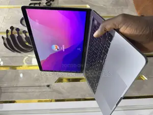 Laptop Apple MacBook 2017 16GB Intel Core I5 SSD 1T