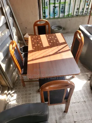 Solid Wooden 4 Seaters Dining Set