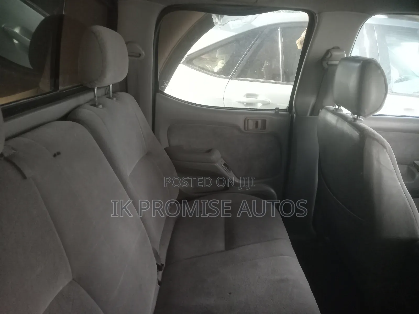 Toyota Tacoma 2000 Silver