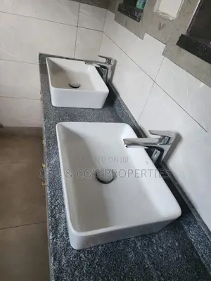 4bdrm Duplex in Gold City Estate, Lugbe District for rent
