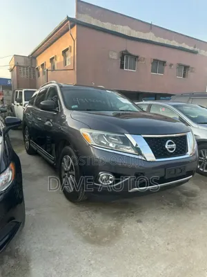 Nissan Pathfinder Platinum 4dr SUV (3.5L 6cyl CVT) 2014 Black