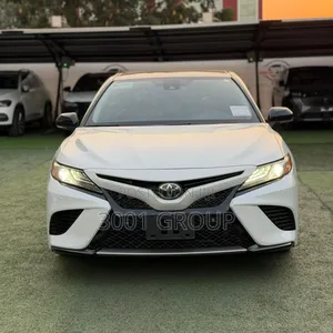 Toyota Camry XSE FWD (2.5L 4cyl 8AM) 2018 White