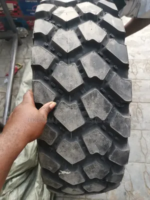 Army Truck Tyre 305/80/18 Rim
