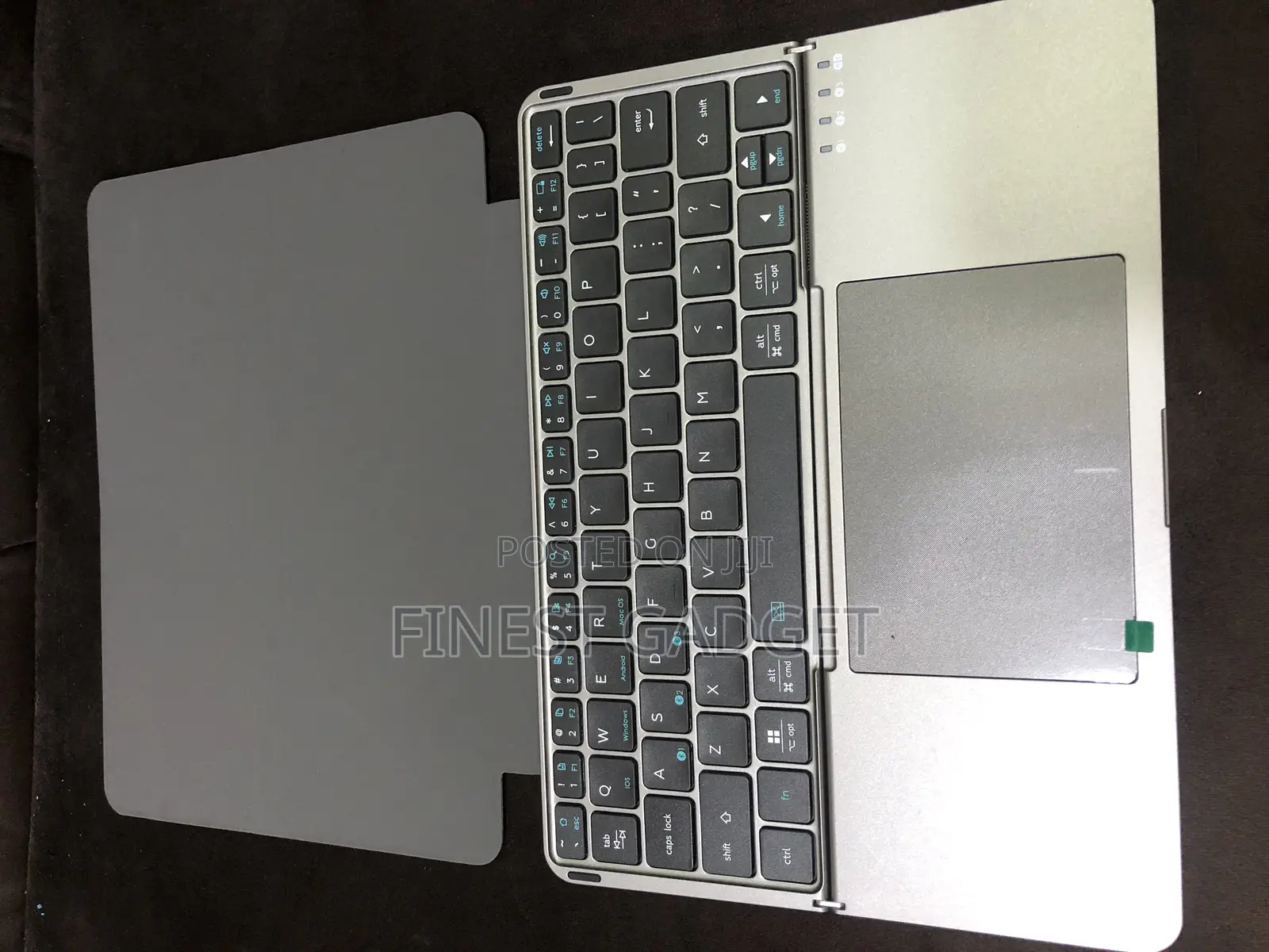 Foldable Bluetooth Keyboard With an Integrated Touchpad