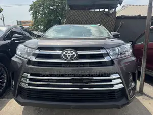 Toyota Highlander Limited 4dr SUV AWD (3.5L 6cyl 6A) 2015 Gray