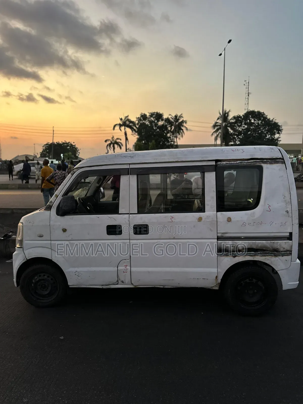 Suzuki APV Minibus 2010 White