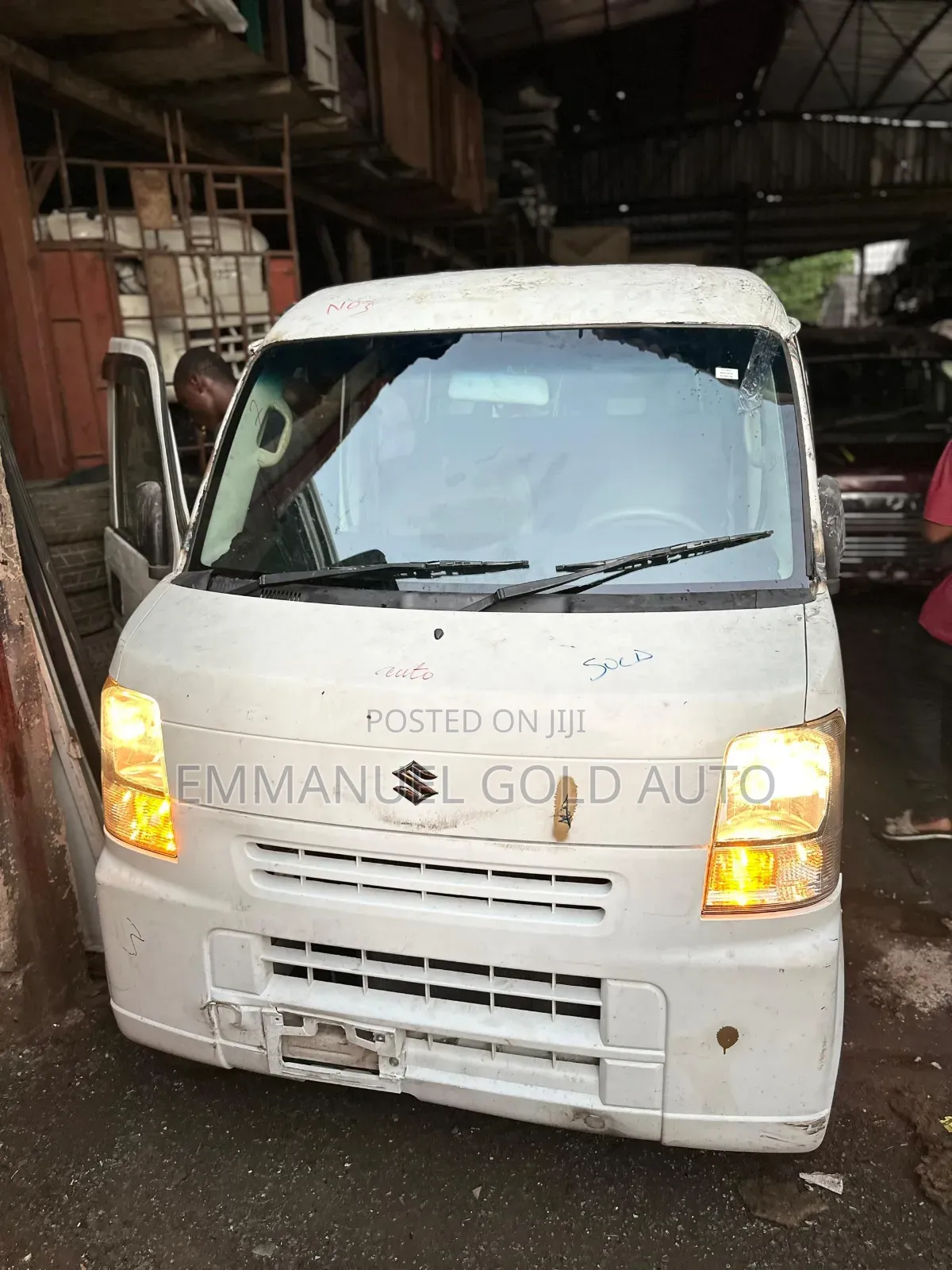 Suzuki APV Minibus 2010 White