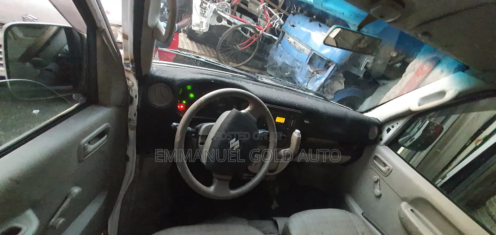 Suzuki APV Minibus 2010 White