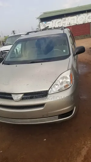 Toyota Corolla 1.4 D Automatic 2004 Gold