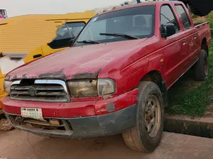 Mazda B-series 1999 Red
