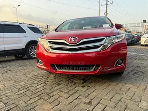 Toyota Venza XLE AWD V6 2013 Red