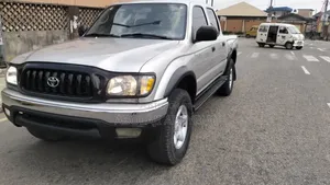 Toyota Tacoma Base V6 4x4 Double-Cab 121.9 in. WB 2002 Silver