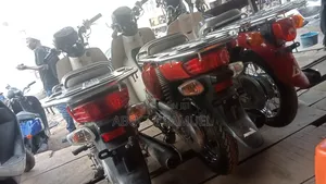 Honda CB 2023 Red
