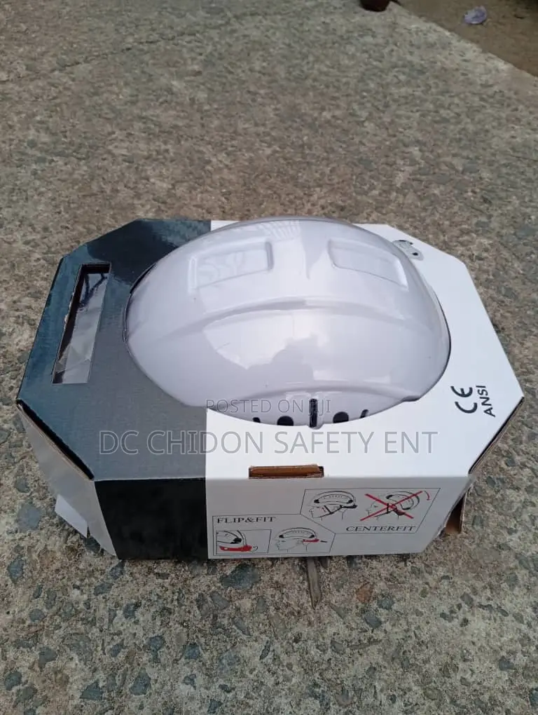 4 Chain Strap Helmet