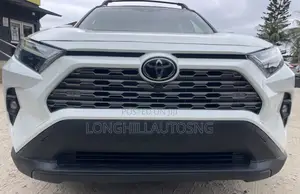 Toyota RAV4 Limited 2022 Pearl