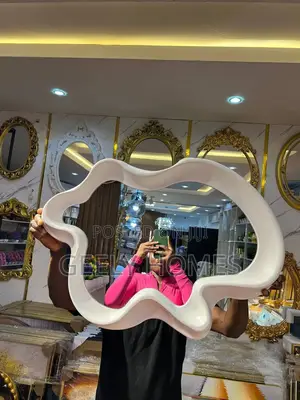 Shapeless Mirror