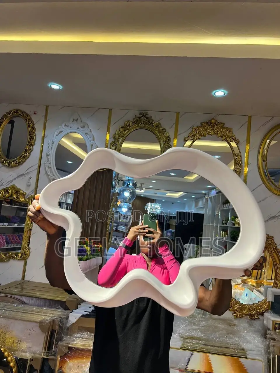 Shapeless Mirror