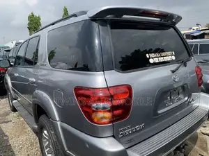 Toyota Sequoia Limited 4dr SUV 4WD (4.7L 8cyl 5A) 2005 Silver