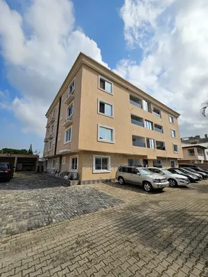 3bdrm Apartment in Lekki Phase1 for sale