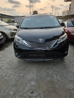 Toyota Sienna 2011 Black