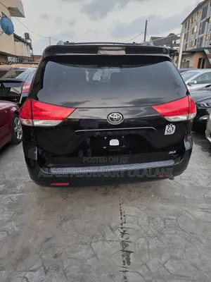 Toyota Sienna 2011 Black