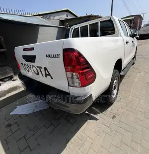 New Toyota Hilux 2024 White